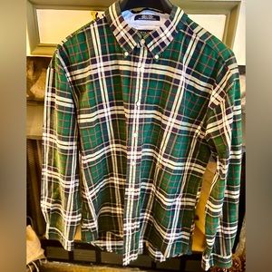 Tommy Hilfiger Men’s 2XL button down shirt with blue & green plaid.